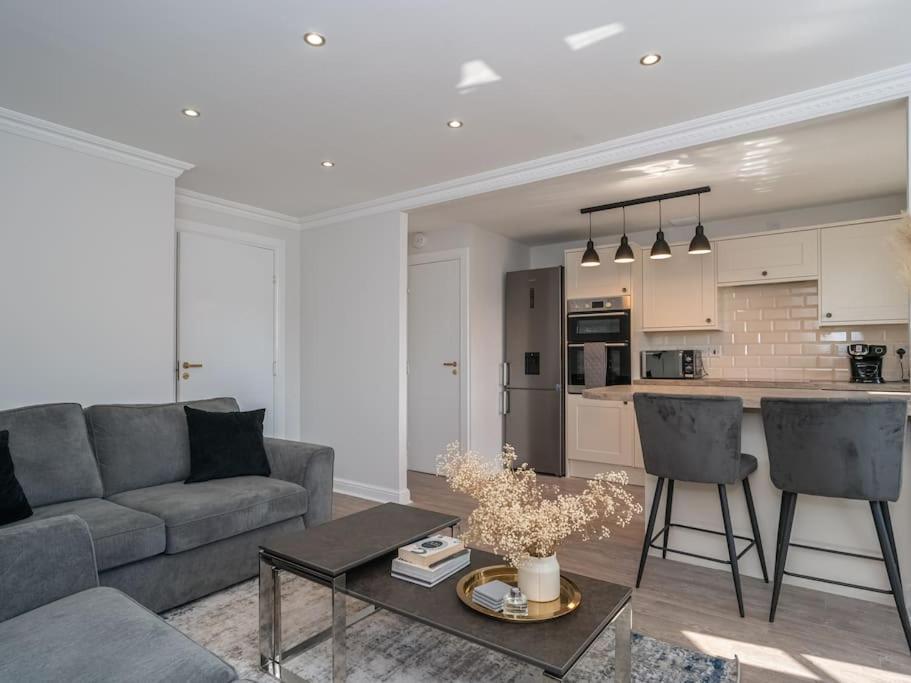 Luxury 2Bed 2Bath Flat In City Centre- Free Parking! Διαμέρισμα Εδιμβούργο Εξωτερικό φωτογραφία