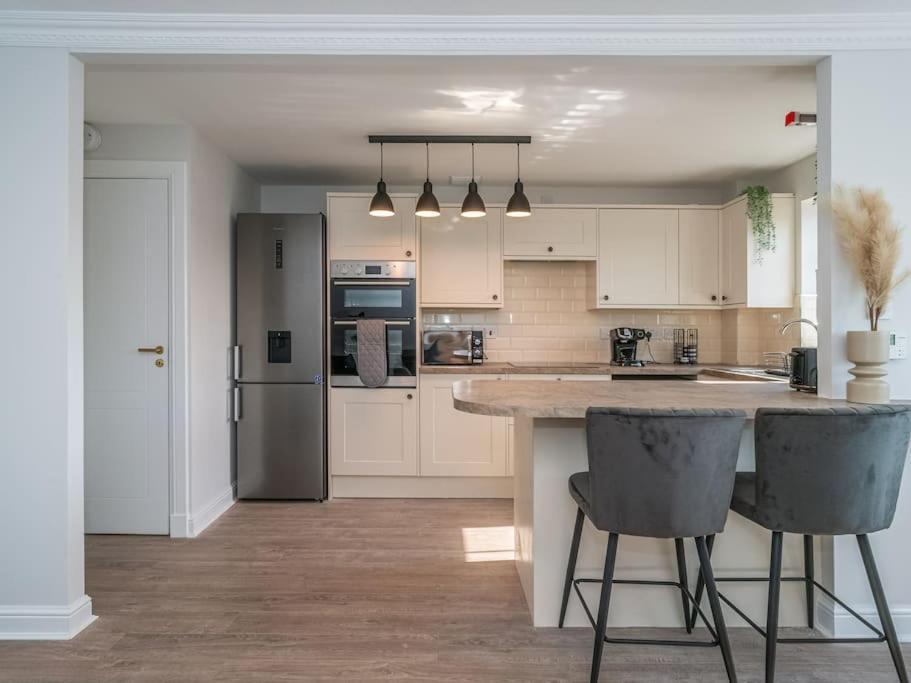 Luxury 2Bed 2Bath Flat In City Centre- Free Parking! Διαμέρισμα Εδιμβούργο Εξωτερικό φωτογραφία