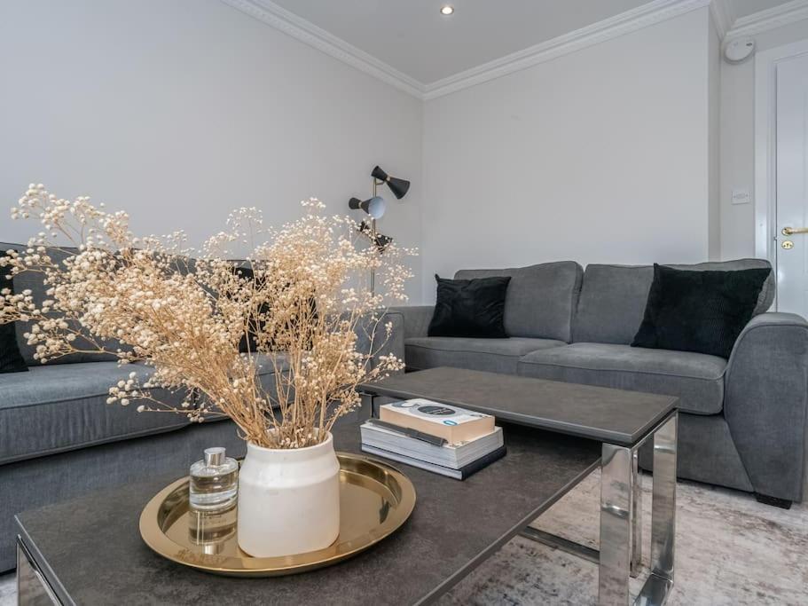 Luxury 2Bed 2Bath Flat In City Centre- Free Parking! Διαμέρισμα Εδιμβούργο Εξωτερικό φωτογραφία