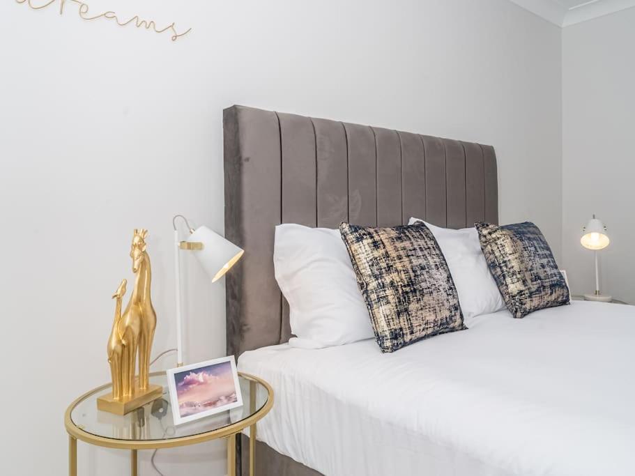 Luxury 2Bed 2Bath Flat In City Centre- Free Parking! Διαμέρισμα Εδιμβούργο Εξωτερικό φωτογραφία
