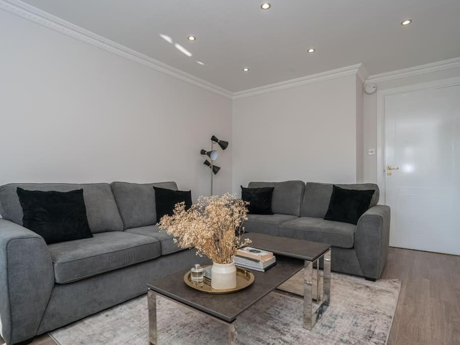 Luxury 2Bed 2Bath Flat In City Centre- Free Parking! Διαμέρισμα Εδιμβούργο Εξωτερικό φωτογραφία
