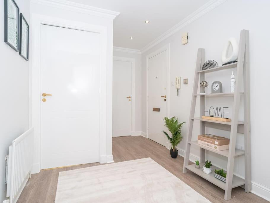 Luxury 2Bed 2Bath Flat In City Centre- Free Parking! Διαμέρισμα Εδιμβούργο Εξωτερικό φωτογραφία